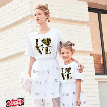 poletje mati in hči starš-otrok nositi kratkih oplaščeni T-shirt mama in deklica modni trend leopard tiskanja pisma natisnjena vrhovi