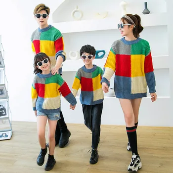 Družina Ujemanja Obleke Jeseni Mamica in Hčerka Ujemanje Oblačila Mati Otroci Mavrične Barve Pletenje Pulover Obleko korejski